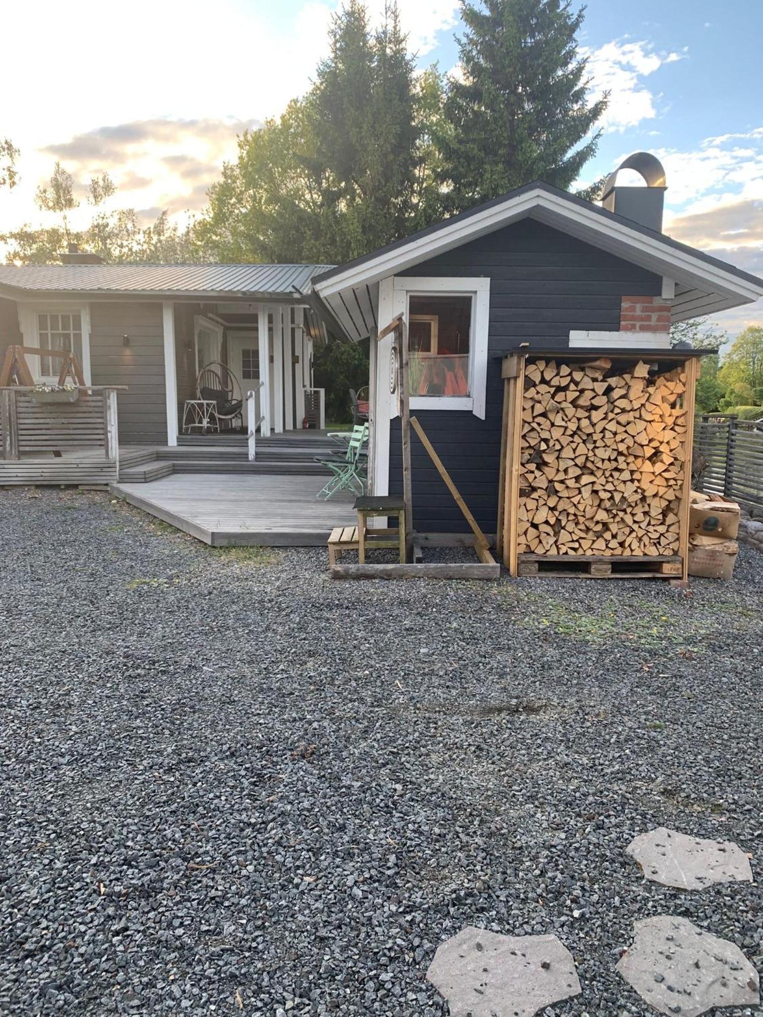 Villa Einola- Modern Rivercottage ポリ エクステリア 写真